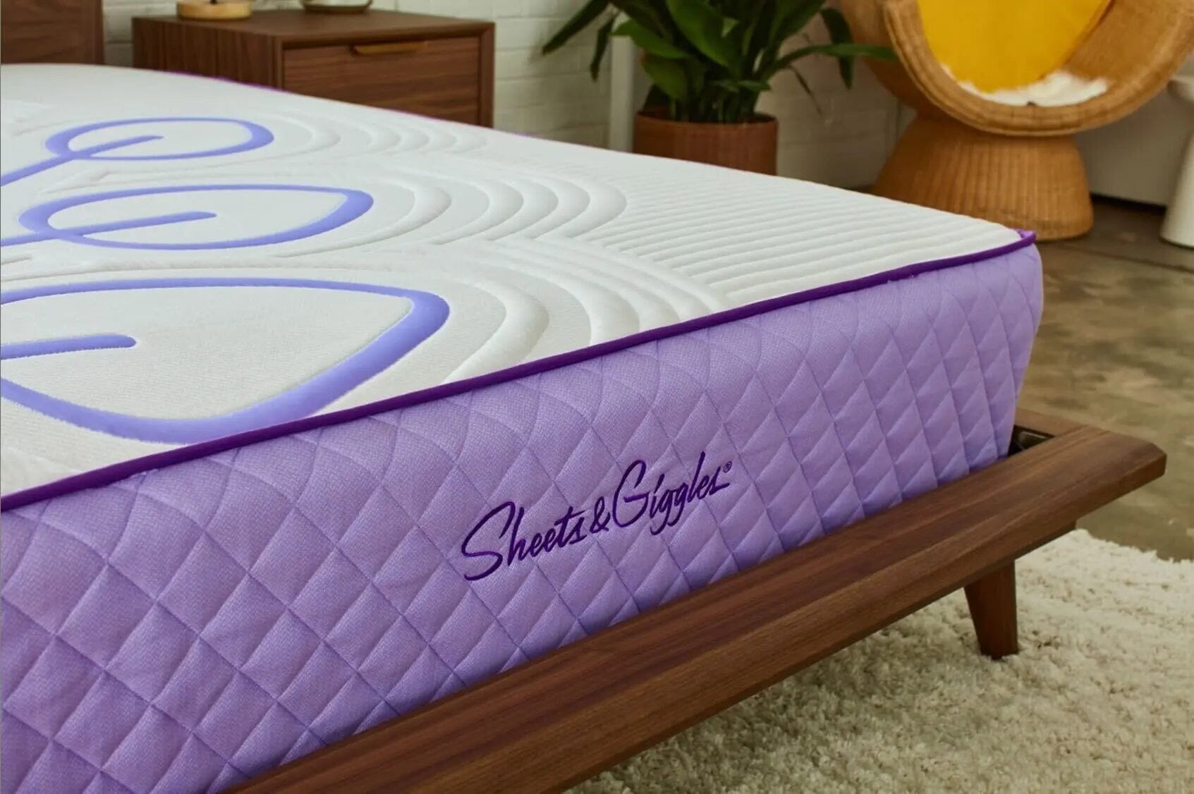 Latex vs Foam Mattresses Back Pain, Hot Sleepers, Allergies, & More